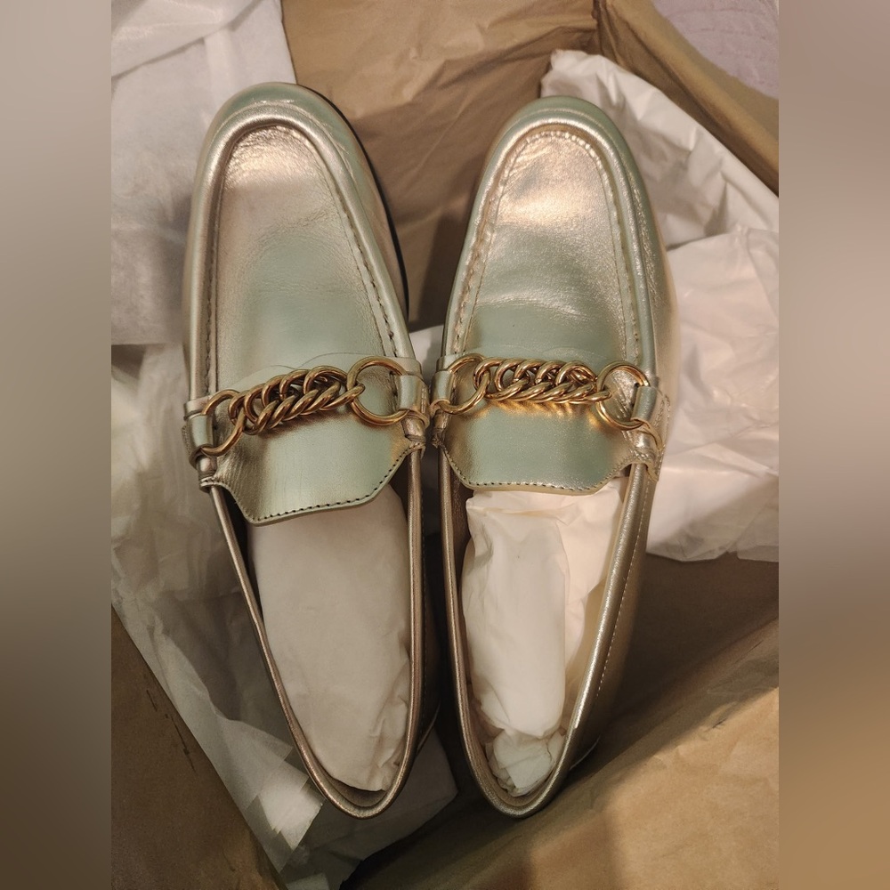 BURBERRY 'Solway' Light Gold Loafers (Sz.6.5)